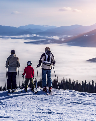 una familia esquiando